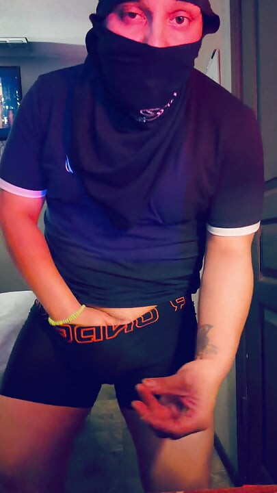 Di bawah rayuan baju besi