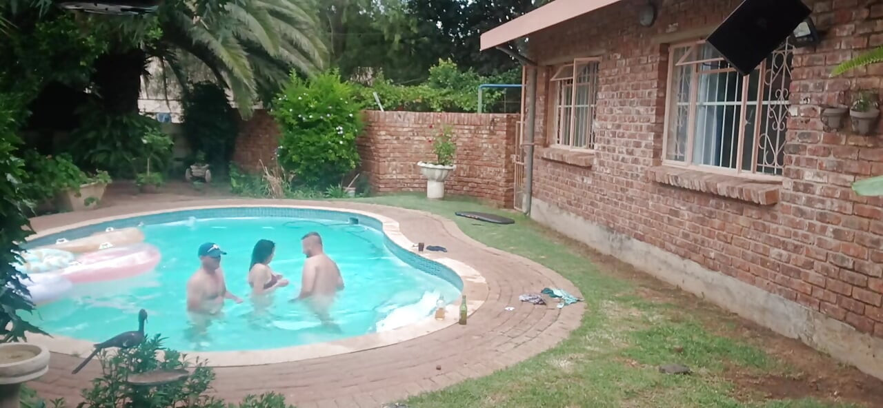 Ze was zo geil dat we de met twee pikken gebruiken