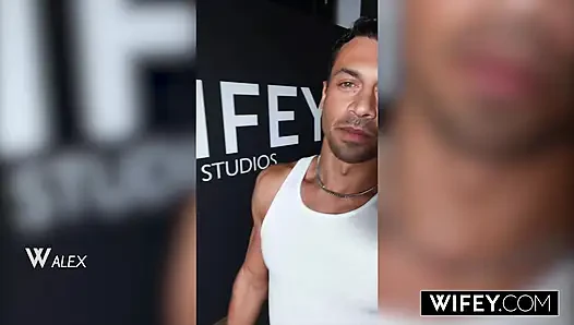 WIFEy, atemberaubende fitte hotwife jessie wird von bbc vor ehemann gedehnt