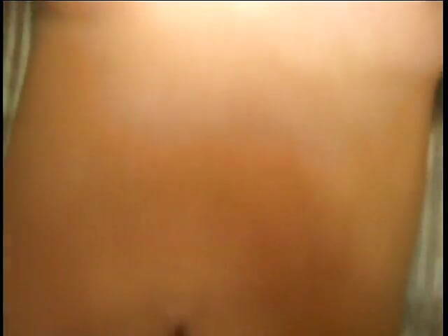 Szőke szopik és kefél egy forró POV videóban