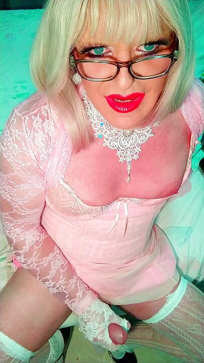 Barbie trans meisje speelt