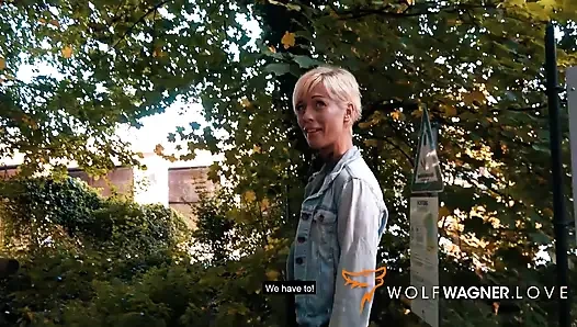 Горячую милфу Vicky Hundt легко трахнуть подальше! WOlf Вагнер