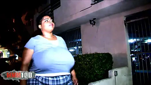 Wanita kulit hitam yang sangat gemuk tidak pernah bercinta seperti sebelumnya