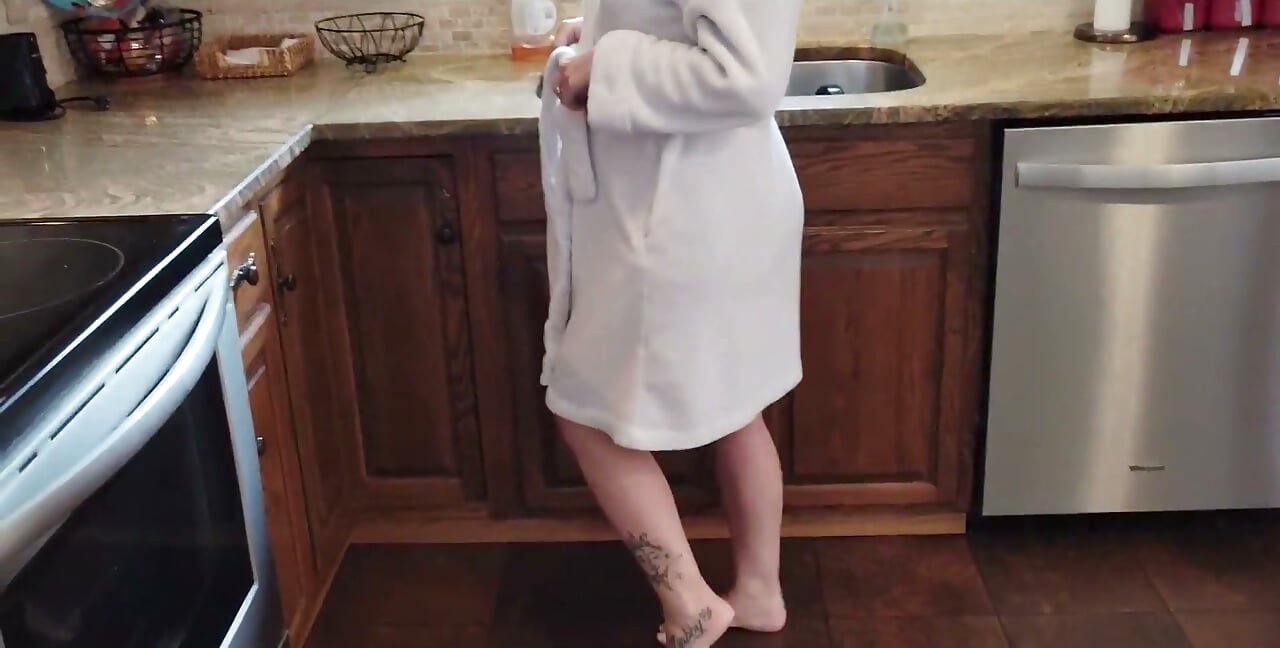 Step Stepson Tricks Pregnant Stepmom Into Sucking His Dick and Fucking Him on Valentine's Day