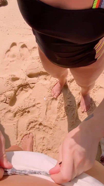 Epic moment from "public beach drinking 2 liters of pee ,public beach gagging"