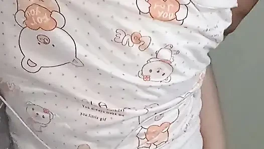 Gadis pemalu ini kakinya dengan ganas