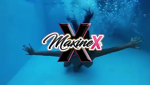 Die asiatische lesbe Maxine X lehrt Aphro die wege des muschi-vergnügens