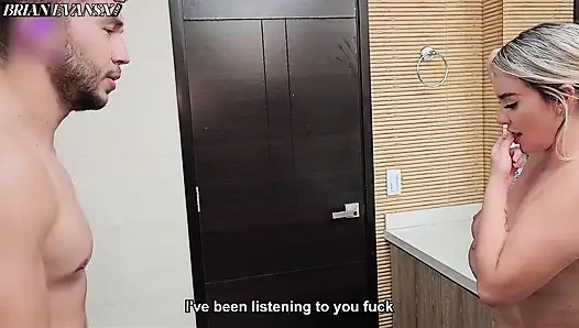 Грудастая мачеха-блондинка Альварес трахает ее пасынка перед куколдом - Брайан Эванскс