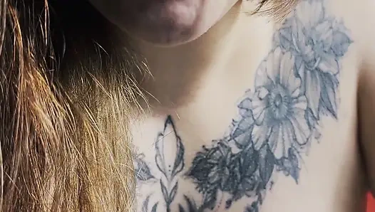 Tanrıçanın altında baskın bakış açısı, fısıltı azdırma ve tam kontrol