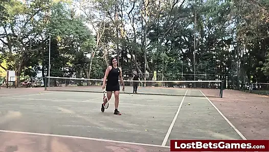 Rafaela dan igor bertanding bugil di luar ruangan