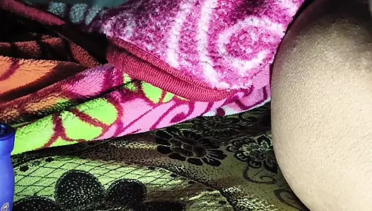 Mami lutschte meinen schwanz und fickte ihren arsch