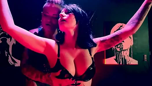 Minyon Emo Kızların Ilk BDSM Seansı