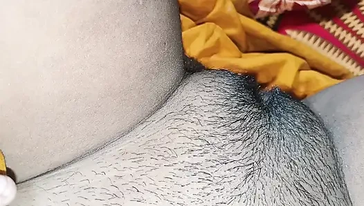 Бангладешская деревенская бедная горничная наслаждается с хозяином дома, ясный грязный звук