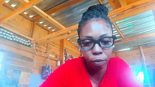 Ibu tiri nakal dengan pantat bahenol lagi asik main peran