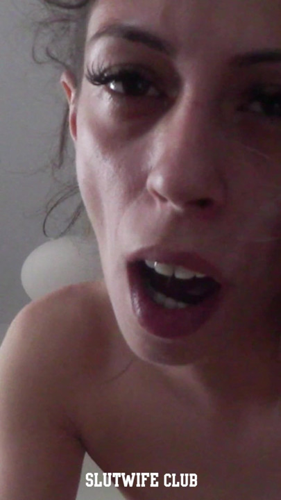 Xem Candie Cross khi tôi kẹp eo nhỏ xíu của cô ấy và đập sâu vào cái mông nhỏ đó từ phía sau trong tư thế doggy đứng!