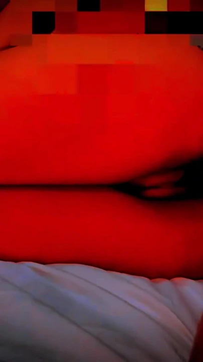 Ikonikus pillanat a "My Cam: Hot Sex with Khmer Girls in Siem Reap Hotelben (2025. január 19.) című filmből