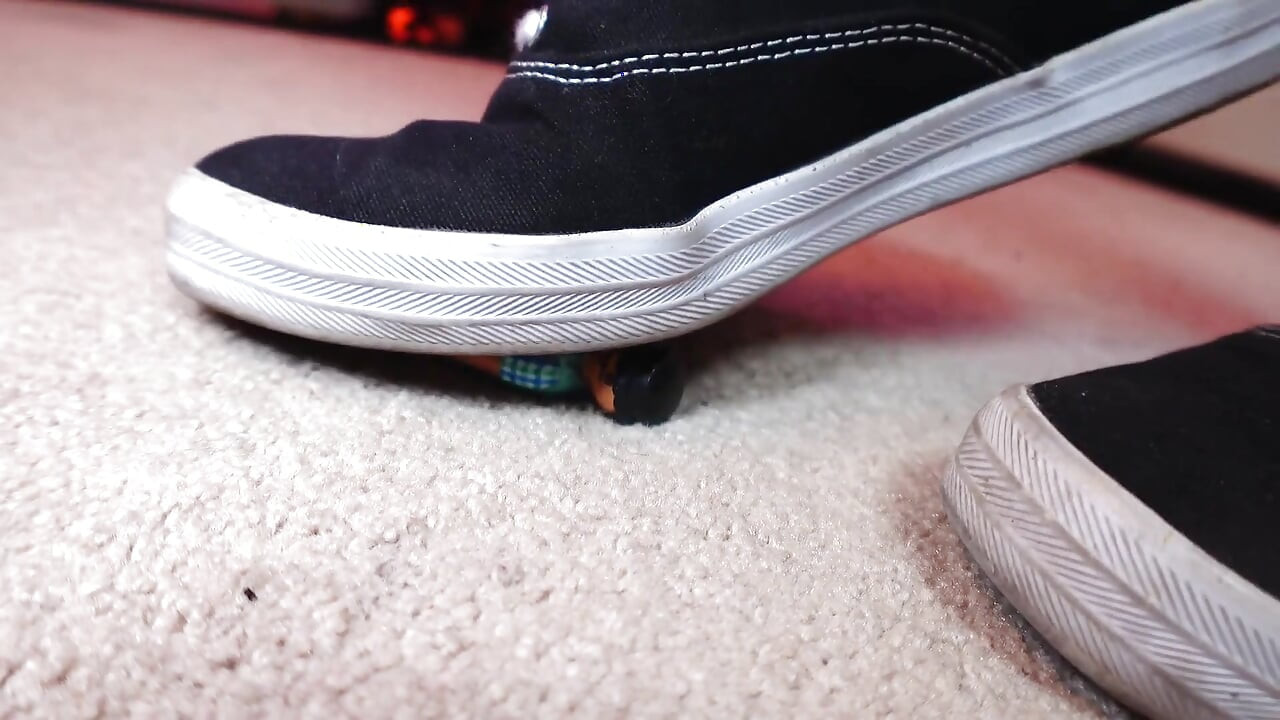 Giantess Little Man Femdom Sneaker Foot Fetish 1080p