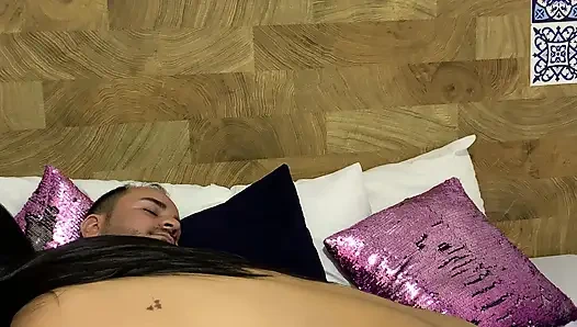 Patronumun yarağını emiyor