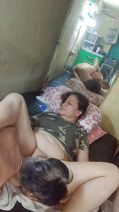 Cinta dalam hidupku aku makan memeknya karena dia sangat menyukainya
