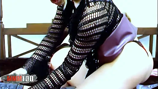 Vanessa G & Spanish MILF Alba - Lesbian Pussy Fucking & Cumshot