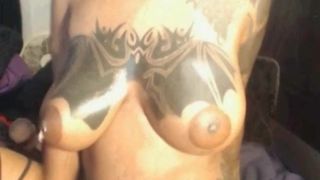 Mis piercings sexy modelos tatuados y perforados con cuerpo erótico
