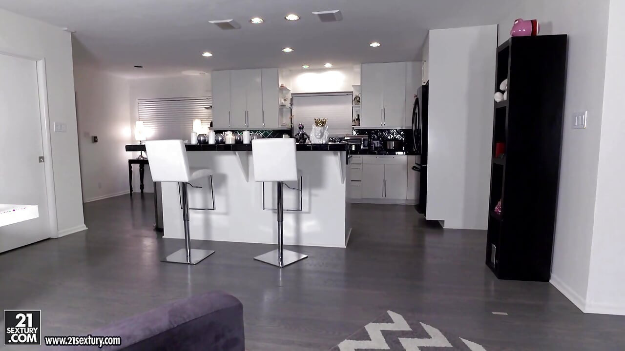 21 sextury - elsa jean ve gina valentina ile cadılar bayramı kutlu olsun bölüm 1