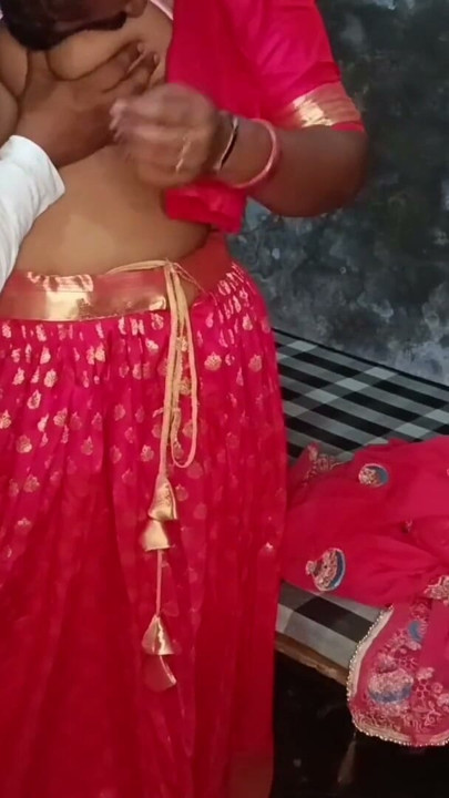 Desi GF BF made MMS leaked in OYO Xxx, Desi Village GF pink pussy fuck | Clip 1