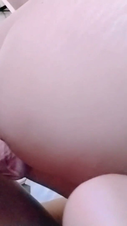 COLEGIALA DE 19 AÑOS LLEVADA POR UN CHICO DE GRANJA A SU HABITACIÓN | Clip 1