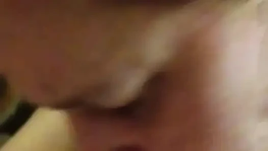 Sahibe emiyor ve döl yutuyor