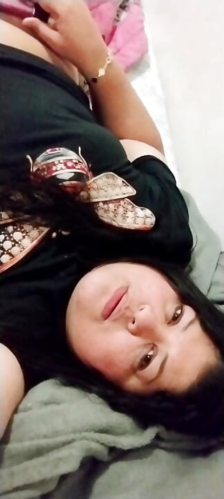 Regarde-moi Bridivine, me masturber jusqu’à ce que je jouisse sur mon gode