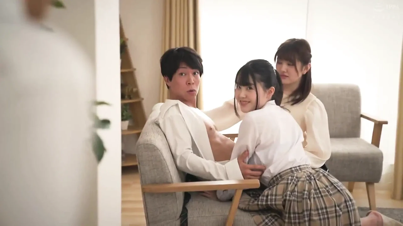 I'm a Dull Boy in a College, but When I Go Home, I Have a Harem Life with 5 Beauties. Part 3