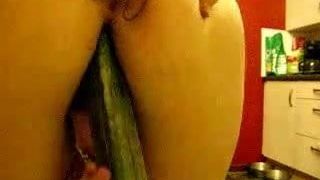 Cucumber play on cam