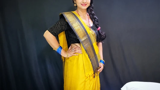 MALKIN NE APNE CHOR NOKAR KO CHORI KARATE PADKA PHIR USI SE APNI CHUT MARWA LI