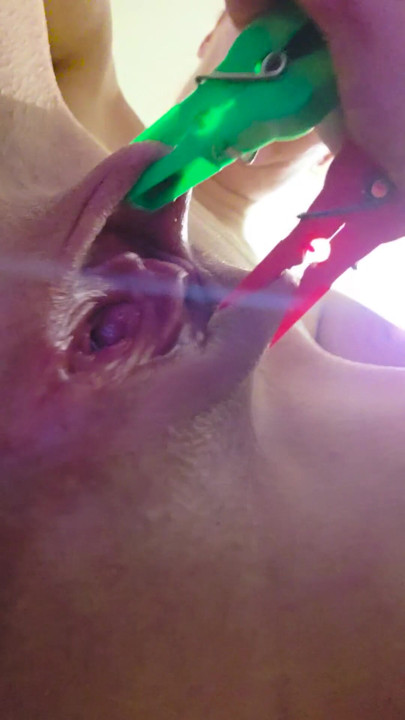 Ana Liz tortures and stretches her tight pussy with tweezers in close-up... | Clip 1