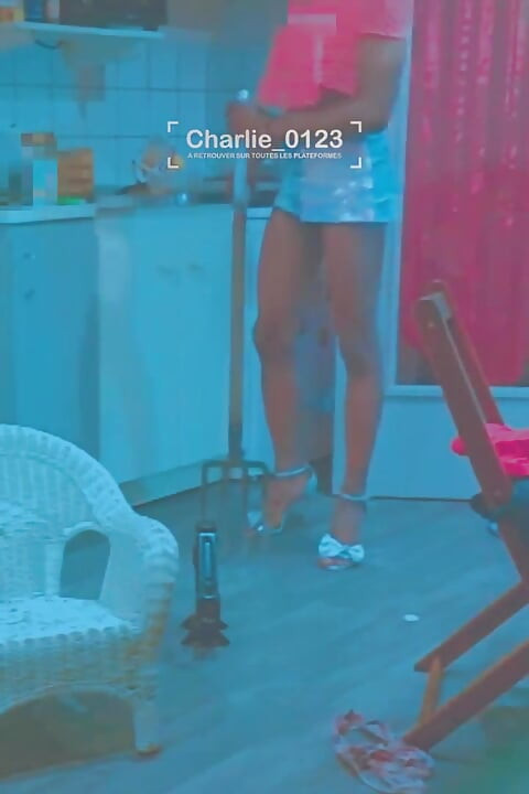 月の下で禁断の果実を摘む