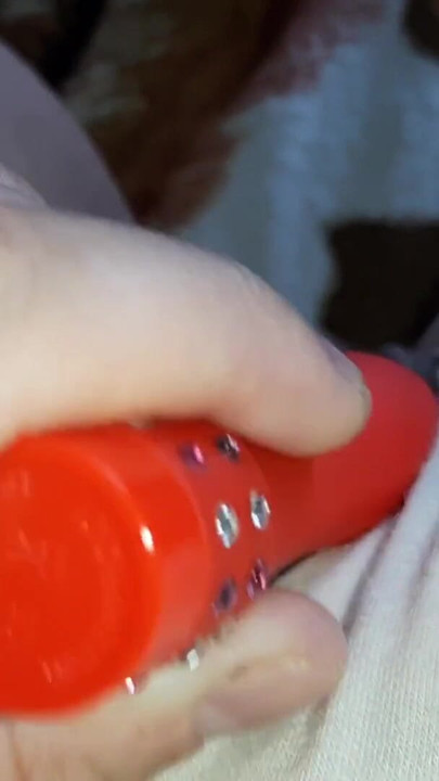 Muss man gesehen haben von "Ich habe meinen kitzler mit einem vibrator geheckt, bis ich komme"