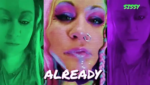 Cewek gay ini lagi latihan seks liar versi waria