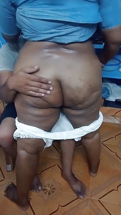 Chubby Aunty Hot Back