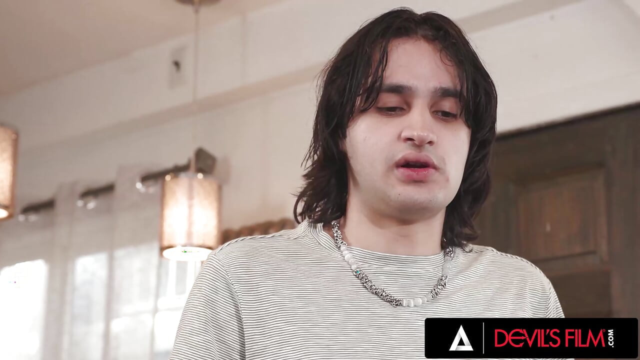 Devils film - Nico Luva anhela tanto el anal que se toma una follada profunda en la cara