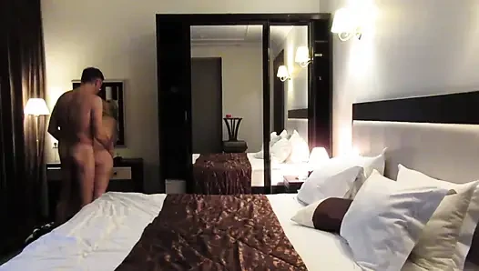 Selena'nın akşam çıplak yatak oyunları