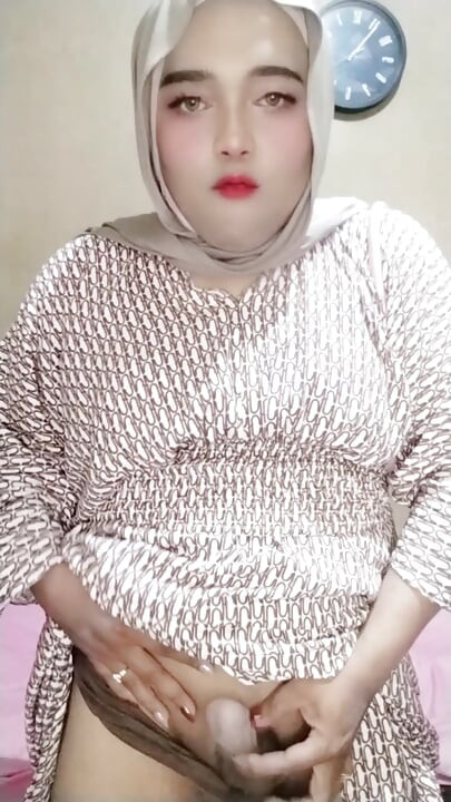 Ivvy crossdresser hijab feels horny after a month. Then she cums