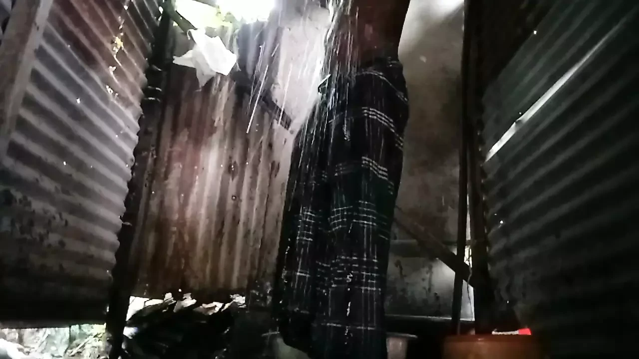 Video seks di kamar mandi