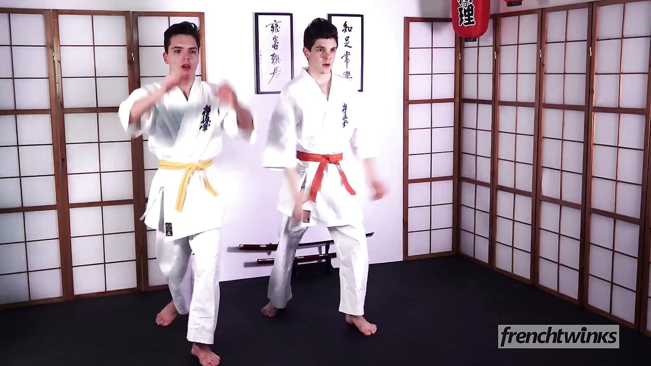 Karate Twinks Vittu Kovaa
