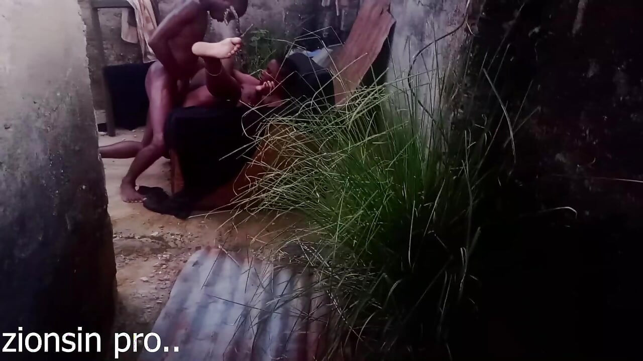 Caught Fucking Big Ass Step Sister in the Backyard Because Mon Will Come in From the Main Door