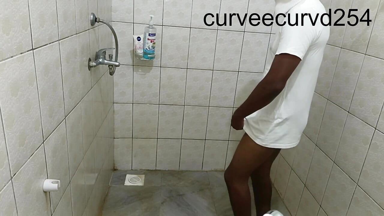 We Got Wet Twerked Sucked and Fucked: Bathroom Romance