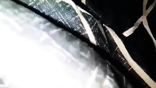 Hintli Çiftler Yalnız Vakit Geçiriyor