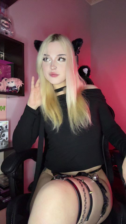 My slave must worship my cock