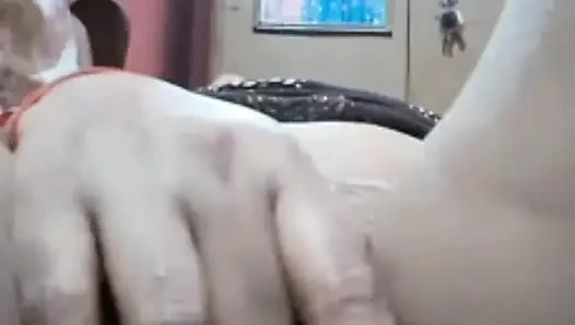 Akele me bhabhi Masturbation karte huye... pani nikal rahi h.. land ke liye tadapti huyi...