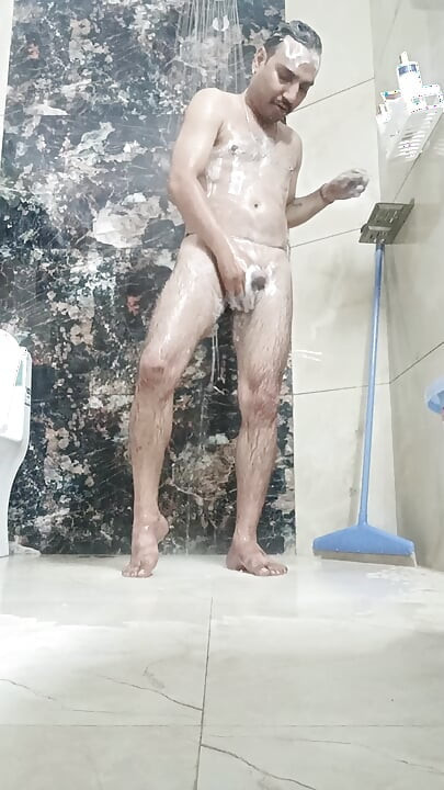 Indian desi police officer get sucked and shower with neighbour and army officer