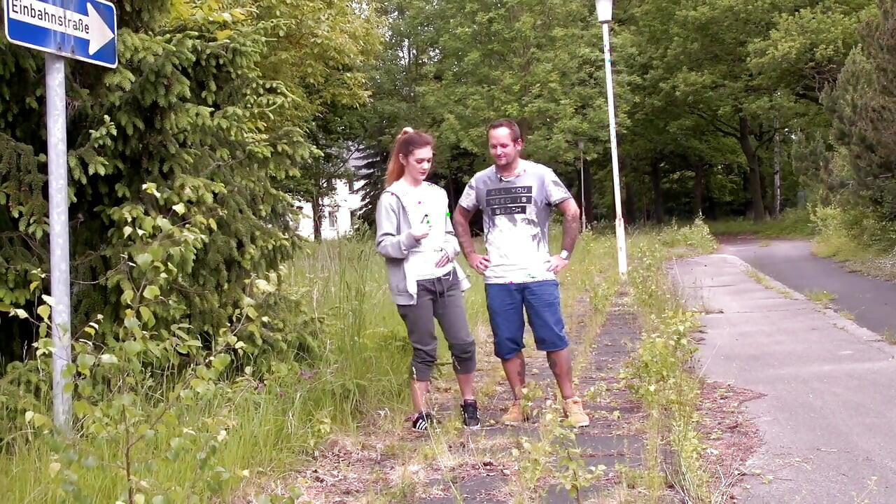 Seksi par ulazi u seks na otvorenom odmah nakon dnevne rutine, joge i trčanja